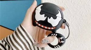 Apple AirPods Pro Case Marvel Venom Mask - Marvelofficial.com