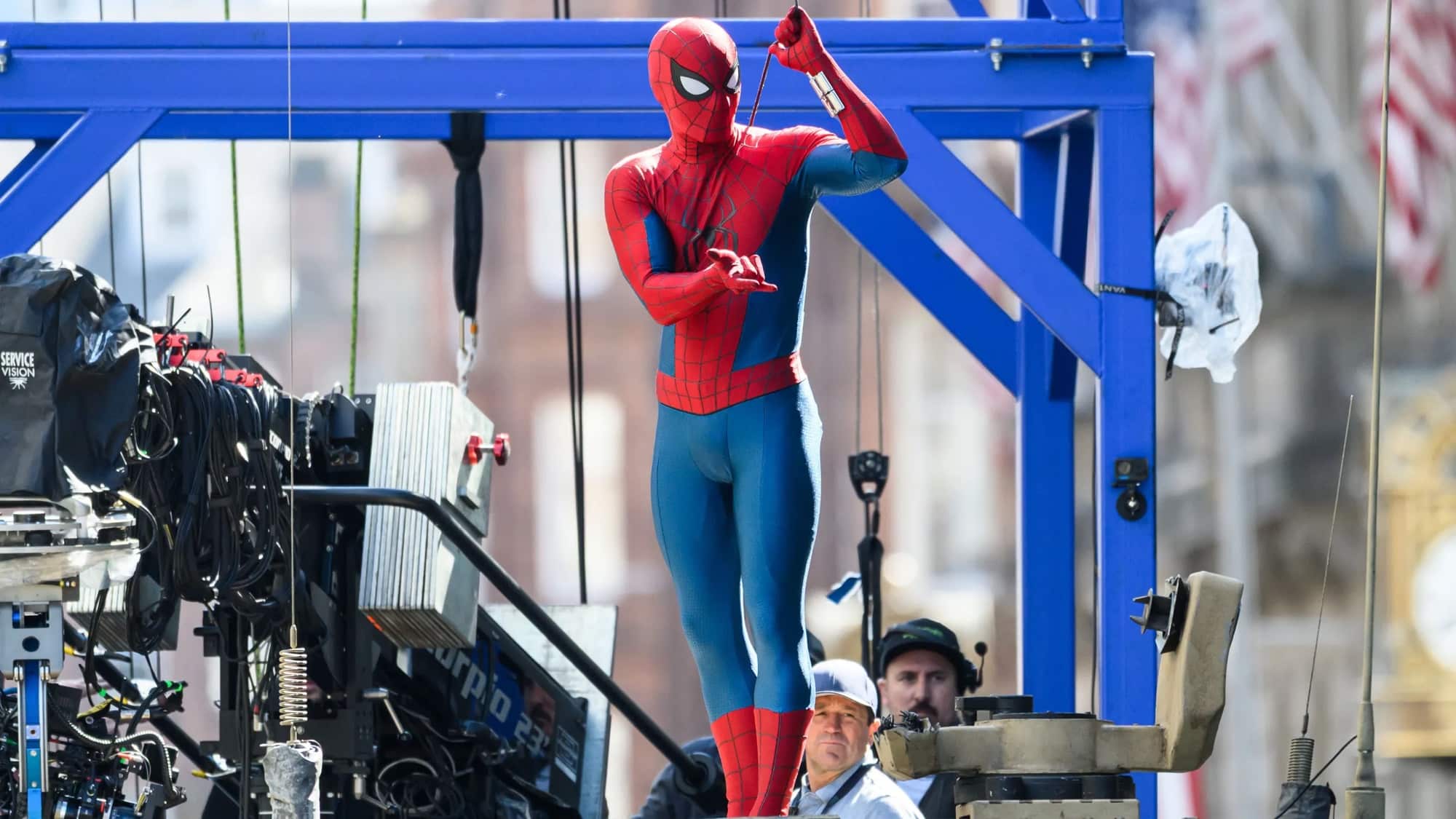 Why Spider-Man: Tom Holland on set - marvelofficial.com - marvel news official
